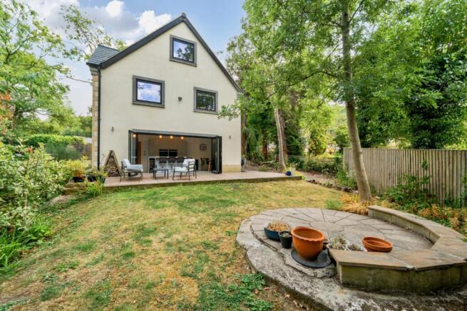 4 bed Detached for sale Image 11