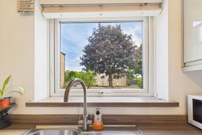 2 bed Ground Flat for sale Image 6