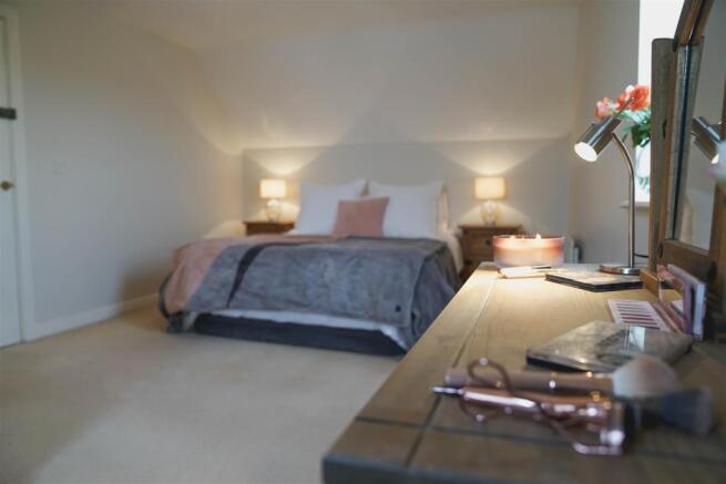 Luxurious bedroom six