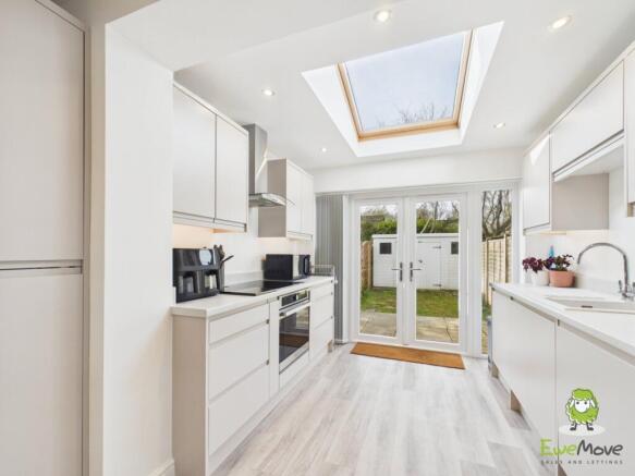 EweMove Estate Agents Basingstoke - Lapin Lane Hat