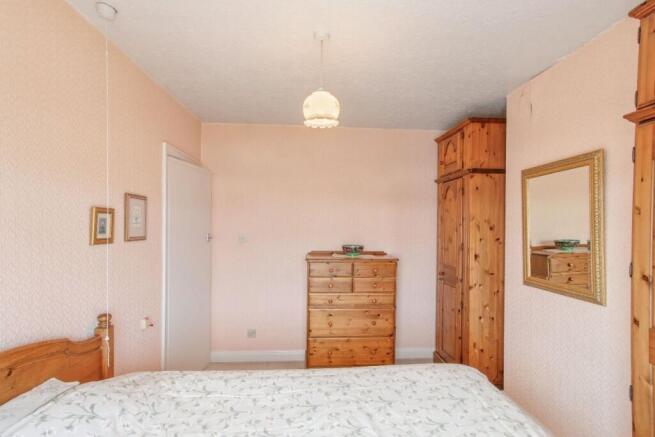 3 bed Terraced for sale Image 10