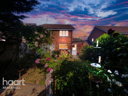 Cherry Tree Grove, WOKINGHAM