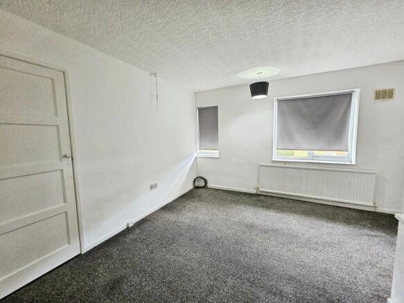 4 bed Terraced to rent Image 8