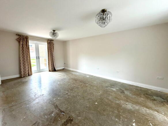 Low Rocha Grove, Millhouse Green, Sheffield photo 3