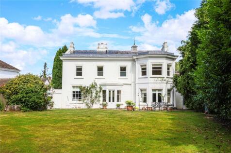 West Grove, Walton-on-Thames, KT12