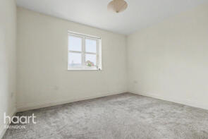 49, Torun Way, Haydon End, Swindon SN25 1TA