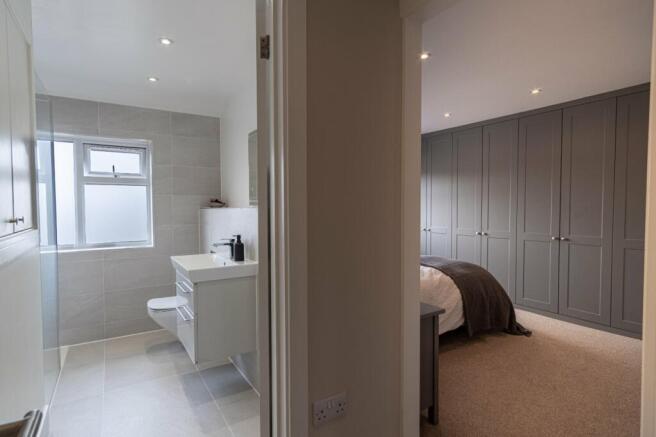 Ensuite