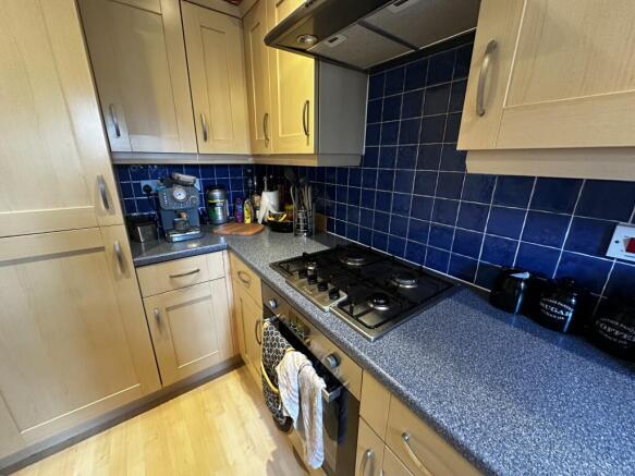 2 bed House to rent Image 4