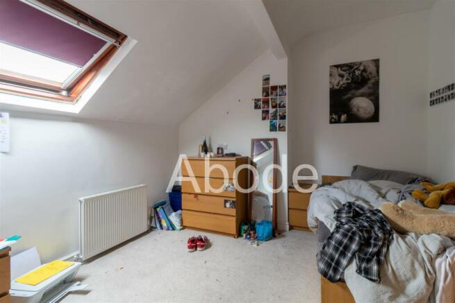 6 bed House to rent Image 8