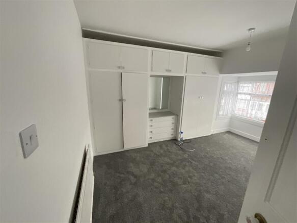 3 bed Terraced to rent Image 4