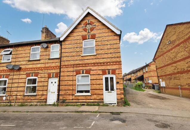 3-bed terraced on Bentley Street, Stamford, PE9, £230,000
