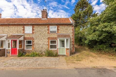 Chain Free and Elegant Two-Bedroom Home in Idyllic Kettlestone