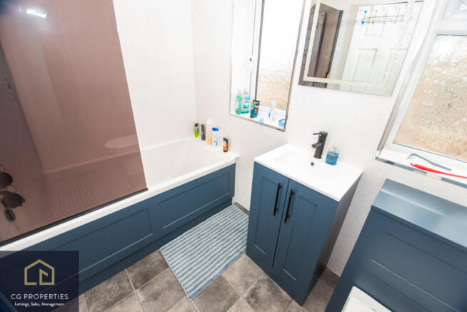 3 bed Semi-Detached for sale Image 7