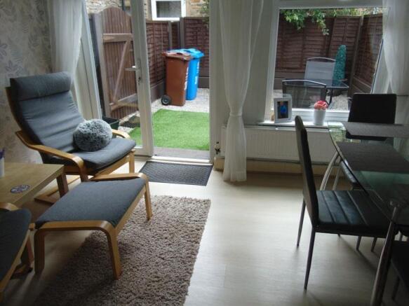 REAR LOUNGE