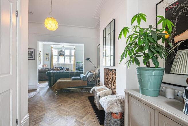 5 bed Terraced for sale Image 6