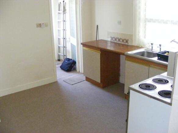 KITCHEN/BREAKFAST