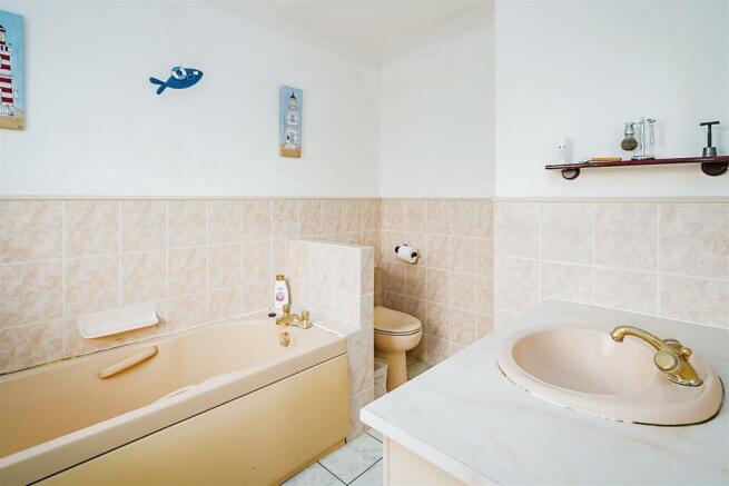 En-Suite Bathroom