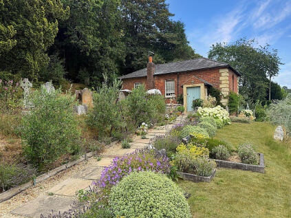 Horsham Road, Holmbury St Mary