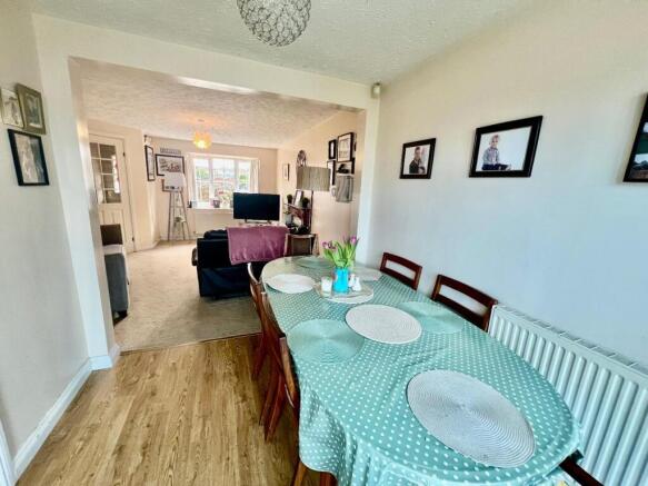 Lounge/Dining Room