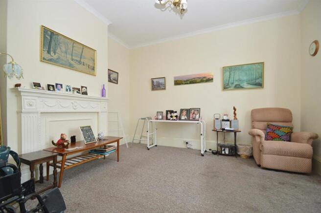 Lounge1.jpg