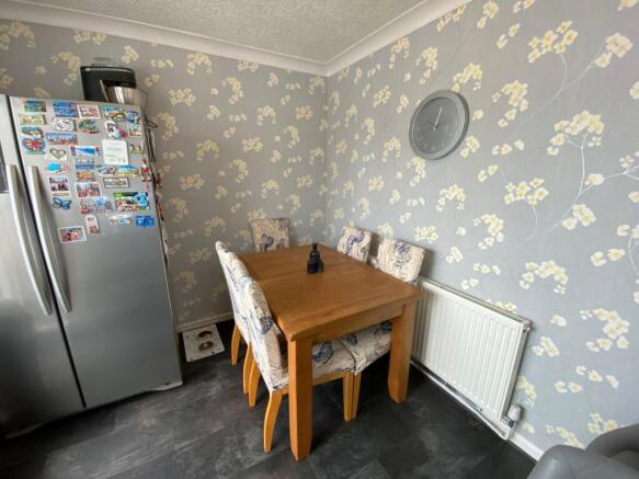 3 bed Semi-Detached for sale Image 7