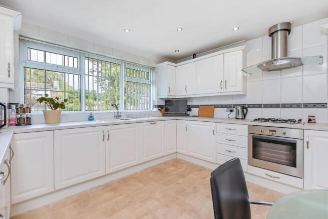 3 bed Detached Bungalow for sale Image 7