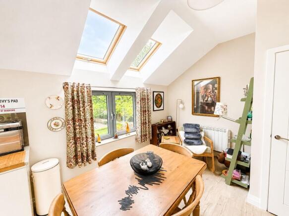 2 bed Apartment for sale Image 6