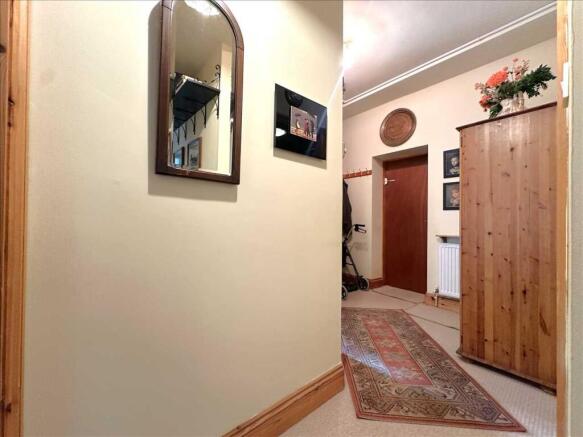2 bed Flat for sale Image 4