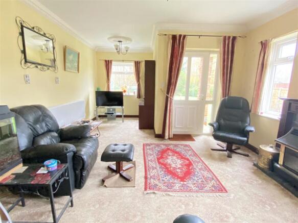 Extended L-Shaped Sitting Room