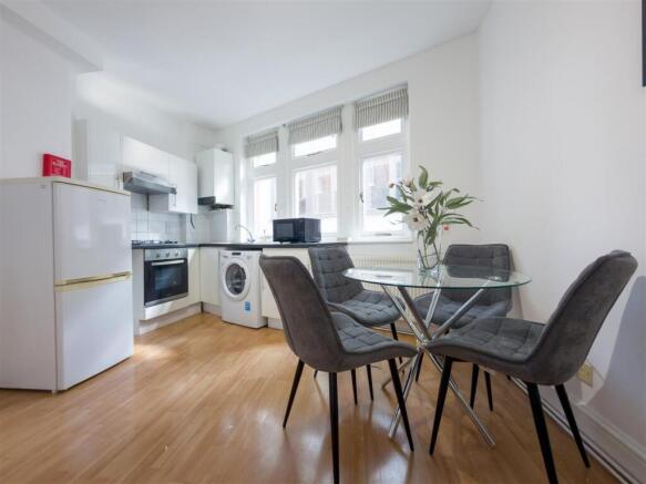 kitchen dining.jpg