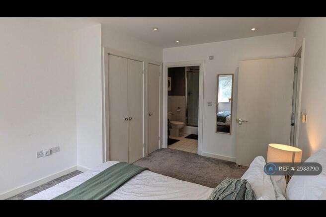 Master Bedroom (Ensuite)