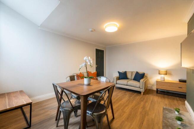 113SR - Living Room