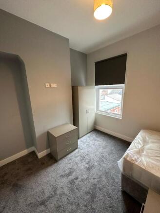 4 bed Not Specified to rent Image 5