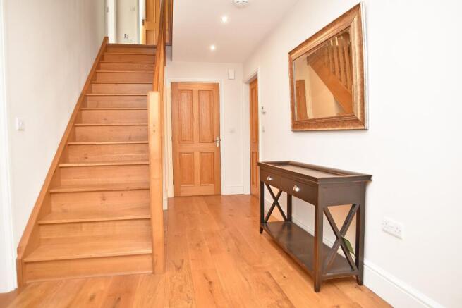 6 bed Detached for sale Image 7