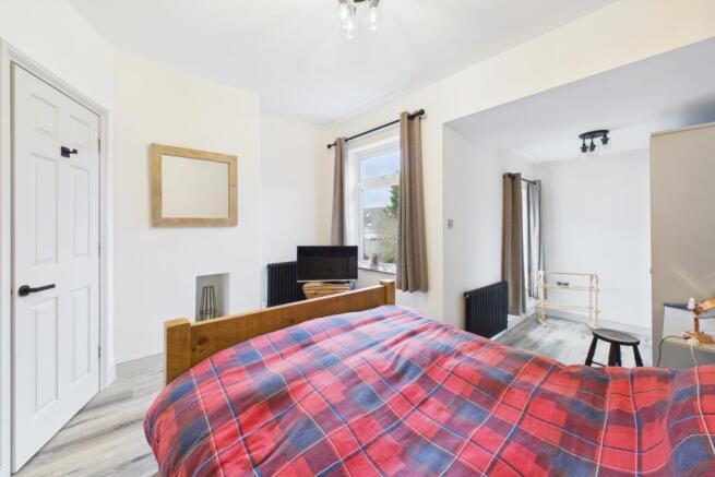 3 bed Terraced for sale Image 9