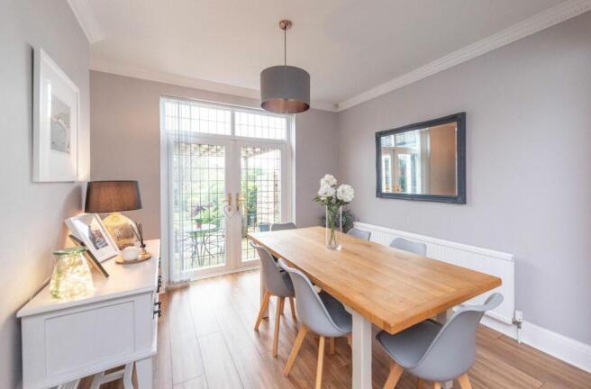 SITTING ROOM DINING AREA AND FITTED KITCHEN