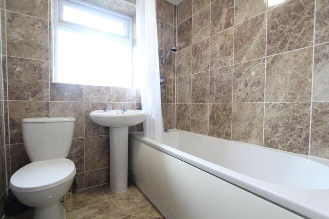 3 bed Not Specified to rent Image 8