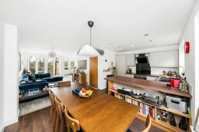 OPEN-PLAN LIVING DINING KITCHEN
