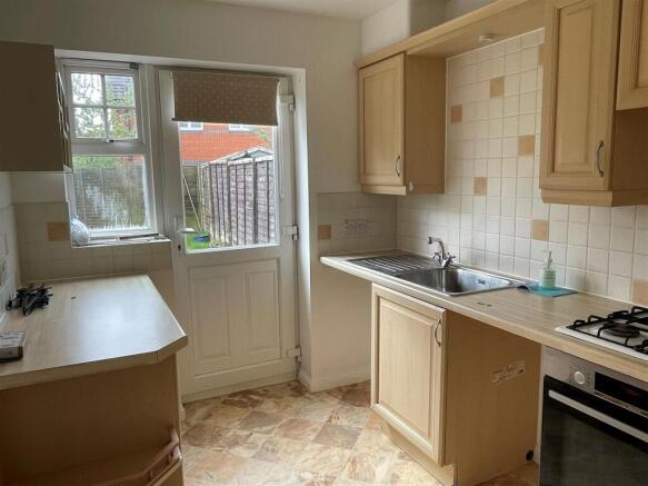 17 Meadow Close - Kitchen 1.jpg