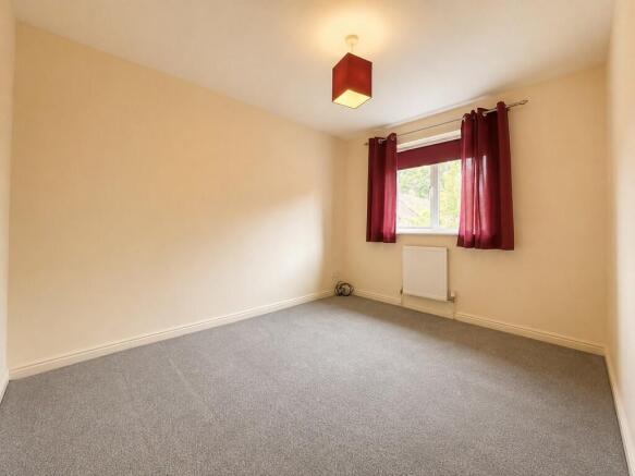 3 bed Semi-Detached to rent Image 8