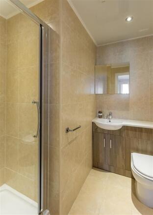 En-suite (Bedroom 2)