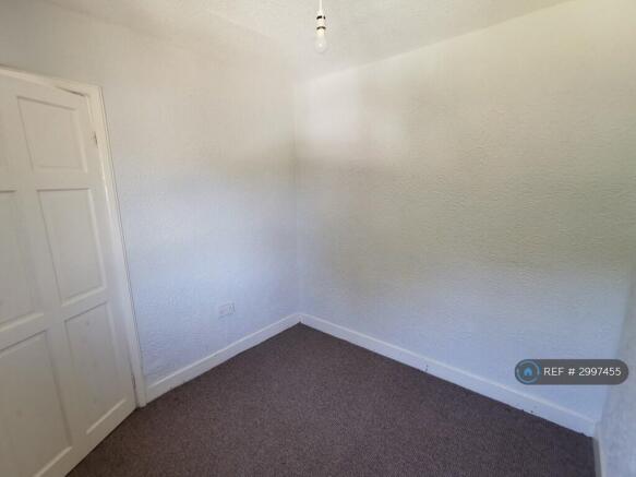 3 bed Semi-Detached to rent Image 10