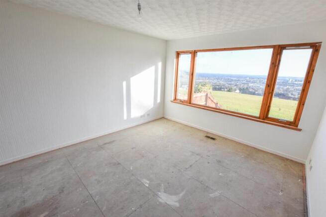 LOUNGE-DINING ROOM