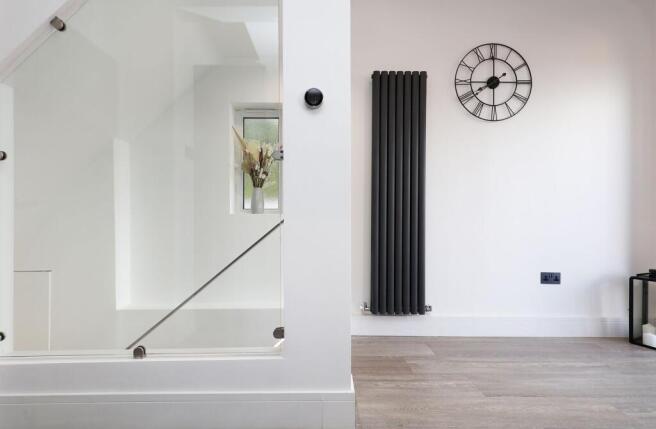 4 bed Semi-Detached to rent Image 11