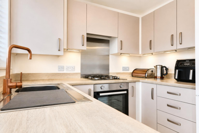 2 bed Semi-Detached for sale Image 8