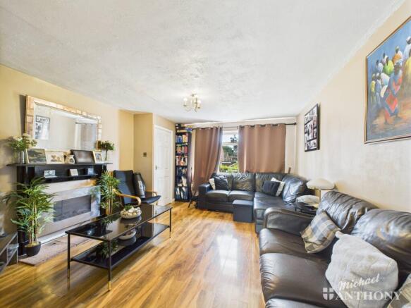 CAM02773G0-PR0325-STILL004