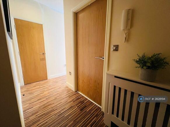 1 bed Flat to rent Image 10