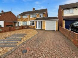 19, Buckwood Avenue, Dunstable LU5 4PE