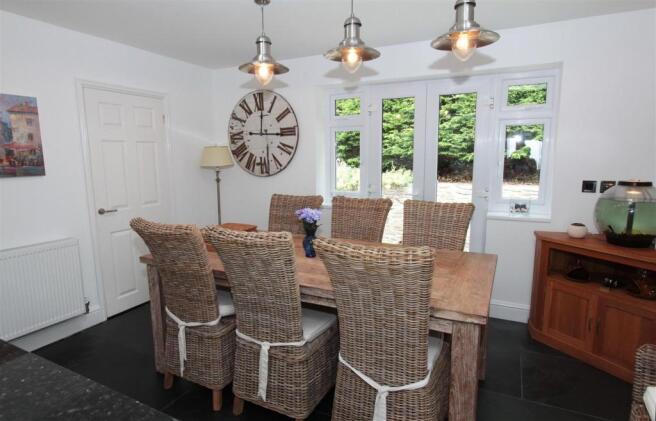Dining Area: