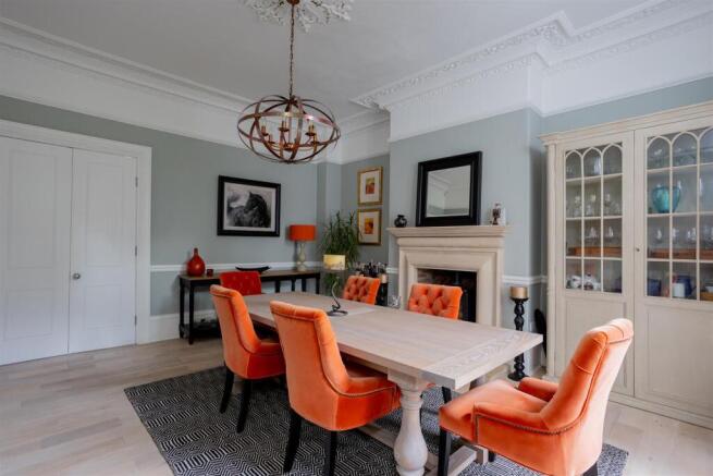 5 bed Semi-Detached for sale Image 6
